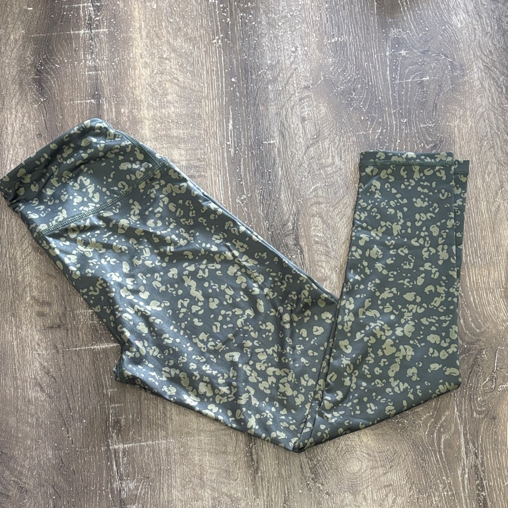 Chic Leopard Print Leggings